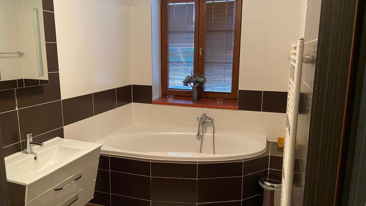 4Rooms Roztoky Bagian luar foto
